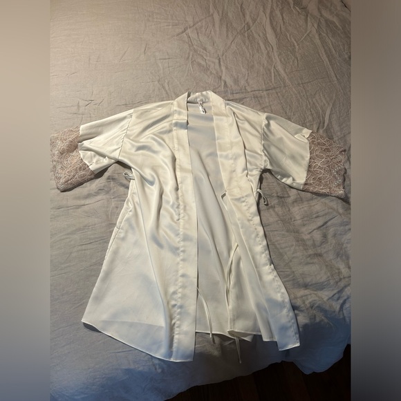 Flora Nikrooz Rosa Robe - Picture 1 of 3